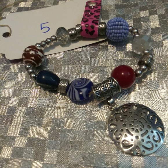 Bracelets - Picture 6 of 8